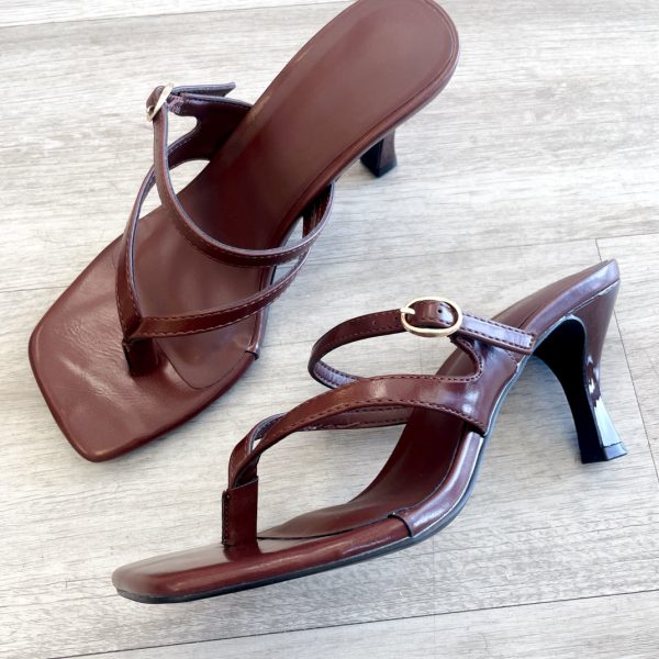 Daring Moment Heel